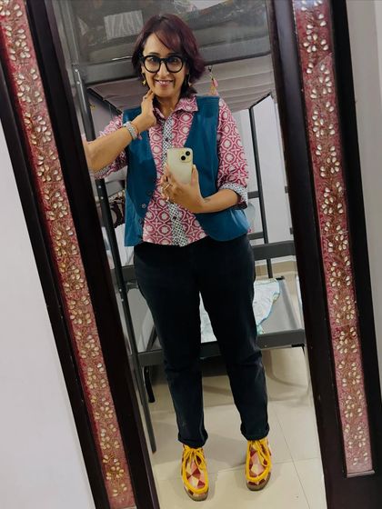 Feeling good in my Thursday outfit. It's all about wearing what makes you feel confident.