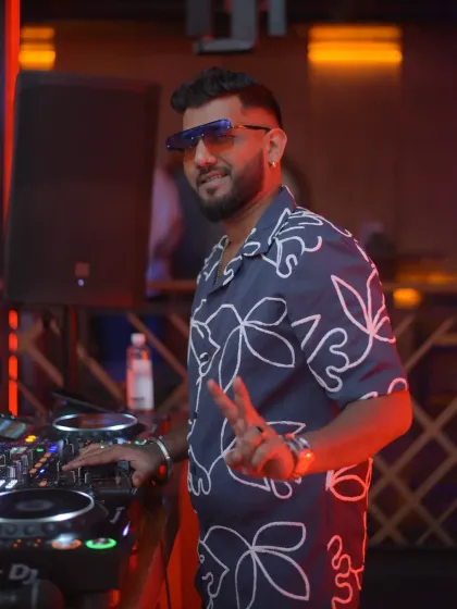 Peace and love to the crowd. Spreading positive energy is what it's all about.