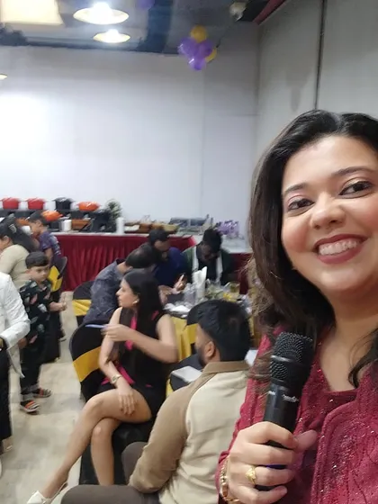 A selfie from a baby shower I hosted for the owners of Homebazaar.com. I am comfortable hosting events of all sizes, from intimate gatherings to larger corporate family functions.