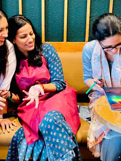 Three friends enjoying a creative session together. My workshops are a great excuse for a get-together with your favorite people.