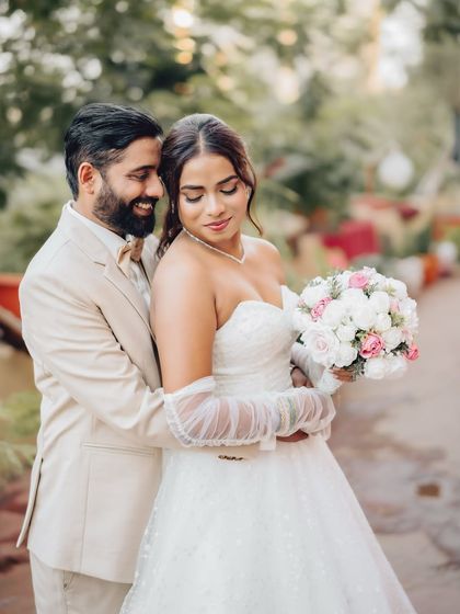 An embrace filled with warmth and affection. I use soft, natural lighting to enhance the romantic mood of this outdoor couple portrait.