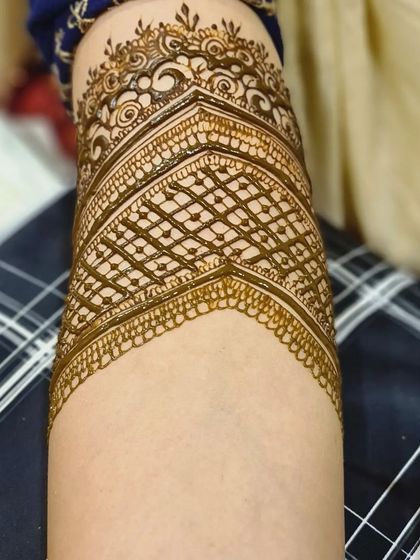 Mehndi Designer - Mehndi Artistry Services A Closer Look: Intricate Details photo 3