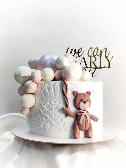 Modern & Abstract Art Cakes photo 12