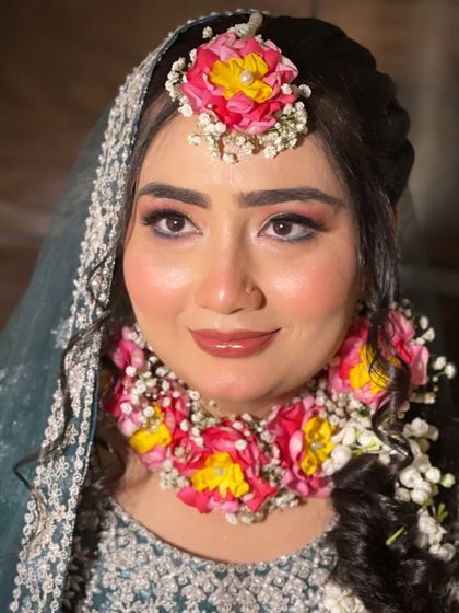 Vibrant Haldi & Mehendi Looks photo 10