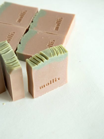 The perfect balance of sweet, spicy, and musky notes in a single bar.