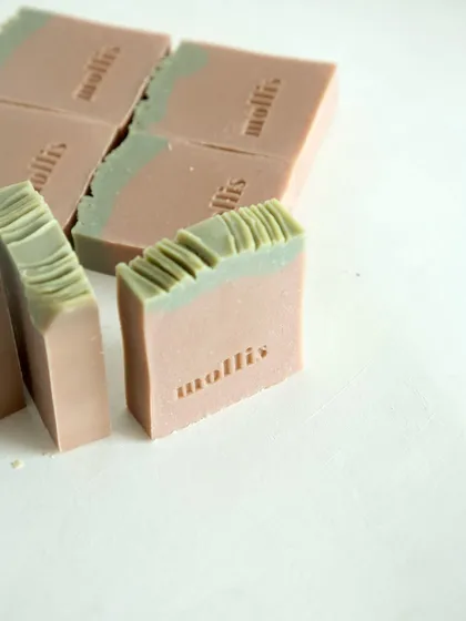 The perfect balance of sweet, spicy, and musky notes in a single bar.