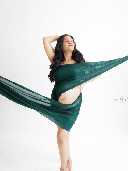 Solo Radiance: Portraits of the Mother-to-Be photo 216