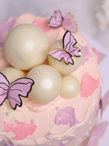 Liliyum Patisserie - Special Occasion Cakes Elegant Floral & Botanical Masterpieces photo 65