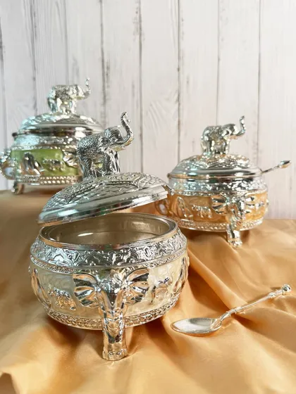 A feast for the eyes. My new dry fruit boxes feature exquisitely engraved elephant lids, blending charm with purpose. Available in three stunning enamel shades, they are perfect for gifting or elevating your own space.