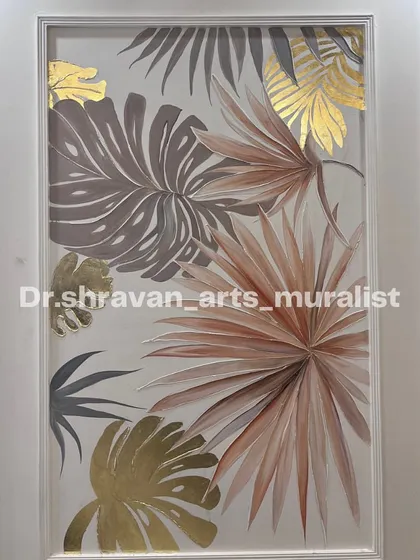 A hybrid masterpiece combining 3D piping and gold foil painting. The tropical leaves have a raised texture that catches the light, creating a royal and paradise-like feel.