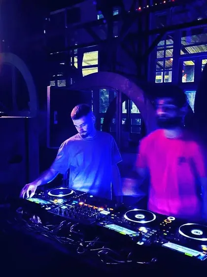 Had a great time warming up for the Romanian star Techu at Social Delhi. It was an incredible opportunity to play some proper Rominimal sounds.