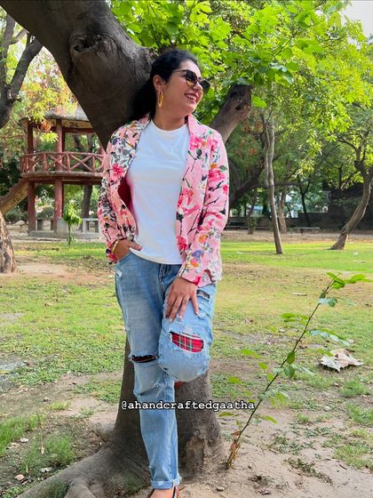 My lovely muse enjoying a day in the park with her yellow hoops. They prove that a simple accessory can brighten up your entire outfit.