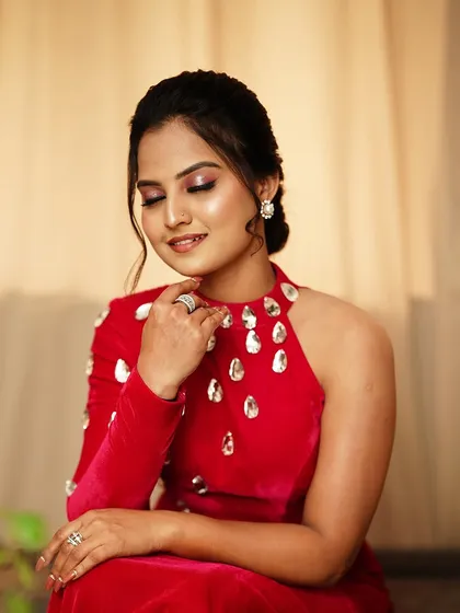 Thanvi looking serene and beautiful. This shot highlights the soft, shimmery eyeshadow and perfectly blended skin.