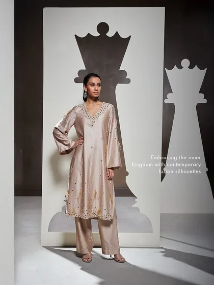 The Dara Kurti Set, embracing the inner kingdom with contemporary fusion silhouettes and monochromatic elegance.