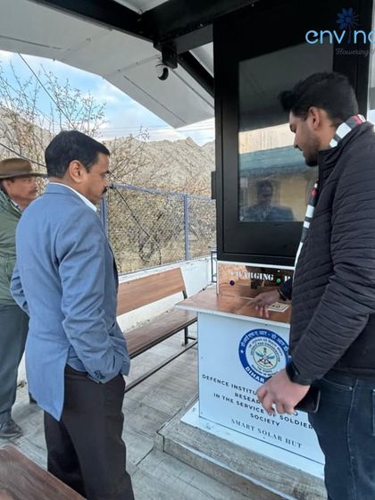 The Director of DIHAR, Mr. Om Prakash Chaurasia, inaugurates our Smart Solar Hut in Leh. His appreciation for the project underscores its utility in supporting army personnel and visitors in high-altitude regions with sustainable public amenities.