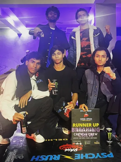 Our crew, in collaboration with Projekt Streetdance, celebrating our Runner Up finish in the Crew vs Crew battle at Psyche Rush. This is what happens when dedicated dancers team up and leave it all on the floor.