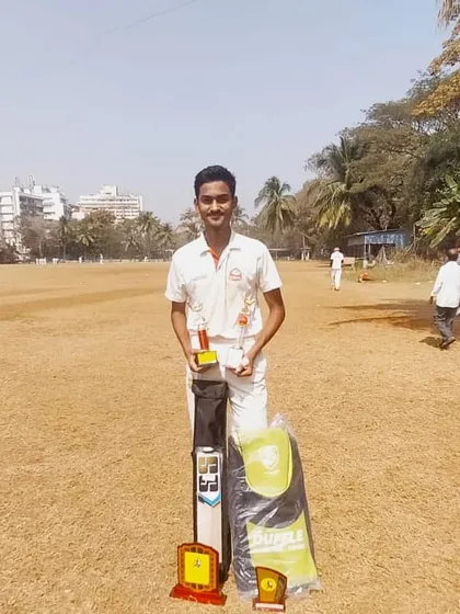 Results speak louder than words. Here is our player Harsh Salunkhe after being awarded Man of the Series and Best Batsman in the U-17 Power Championship tournament. He scored 250 runs and took 6 wickets in just 4 matches.