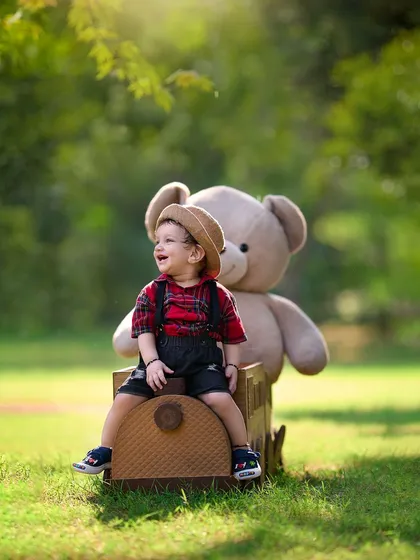 Bringing imagination to life is my passion. This outdoor toddler photoshoot features one of my popular props, the toy train, creating a playful scene filled with pure happiness and adorable smiles.