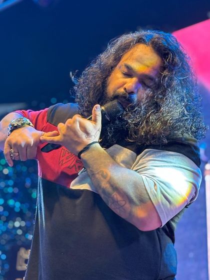 Live Gigs & Crowd Madness photo 43