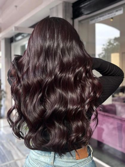 Another view of the showstopping color, showing its incredible shine from a different angle.