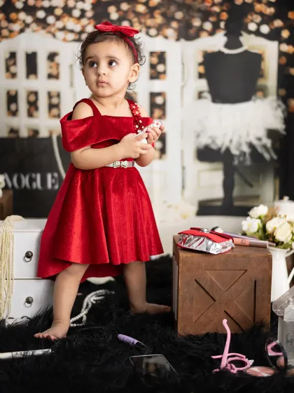 A different pose from our red fashion theme, showing her confident and curious personality.