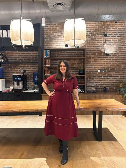 Feeling cutesy in this classic fit and flare dress in a deep merlot color. It's a perfect, easy to wear piece for the autumn and winter seasons.