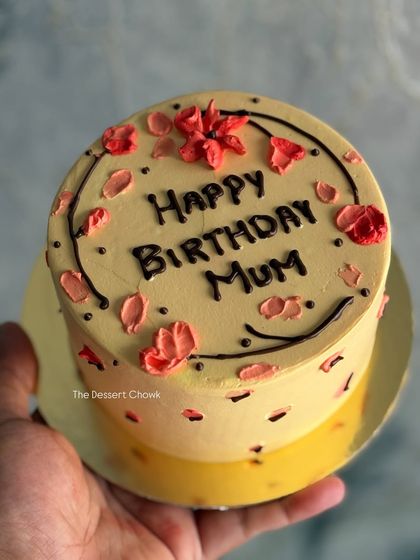 Another look at the pretty Lotus Biscoff mini cake for mum.