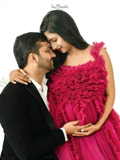 A portrait of pure connection. I guide couples into poses that feel natural and intimate, capturing the shared excitement and love as you both anticipate your new arrival.