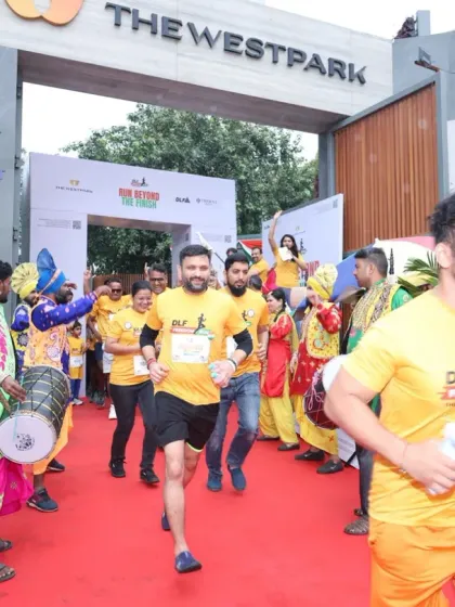 It's all about the 'Jabardast' vibe. Runners at the DLF Freedom Run are cheered on by Bhangra dancers, infusing the race with cultural energy and making it a memorable experience that goes far beyond just running.