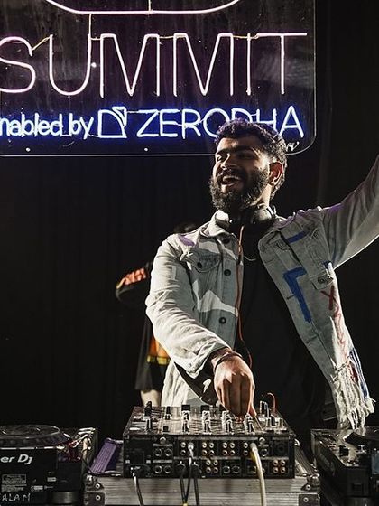 Vasishth - Live DJ Services College Fest Domination photo 19