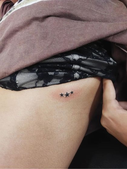 Minimalist & Fine-Line Art photo 15