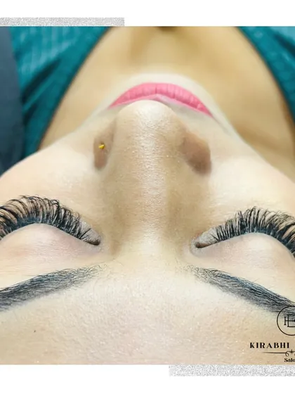Here’s a close up of a finished volume lash set. Notice how full and fluffy they look. I carefully apply each fan to create this dense, dramatic effect while making sure your natural lashes stay healthy.
