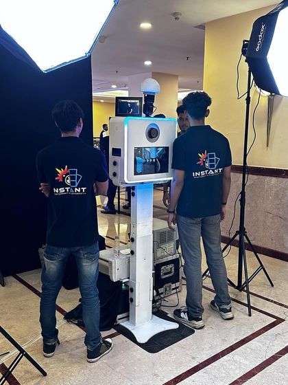 Classic Photo Booths with Instant Prints photo 10