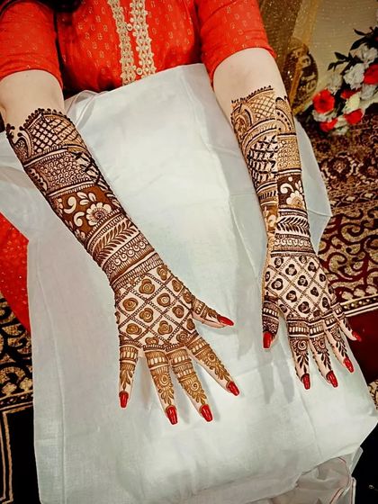 Another full view of the back-hand bridal design, showing the complete pattern.