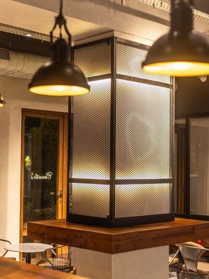 Delicious food and interiors that set the mood. Welcome to Camillo’s.