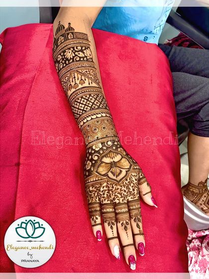 Elegant Back of Hand Designs photo 18