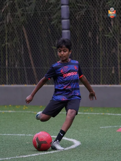 Looking to perfect your skills? Our 1-on-1 individual training sessions offer personalized coaching to help you improve faster and unlock your full potential.