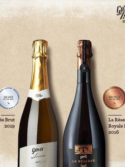 A duplicate of 110, this image celebrates the international awards for our Soirée Brut and La Réserve Royale Brut, perfect for any toast.