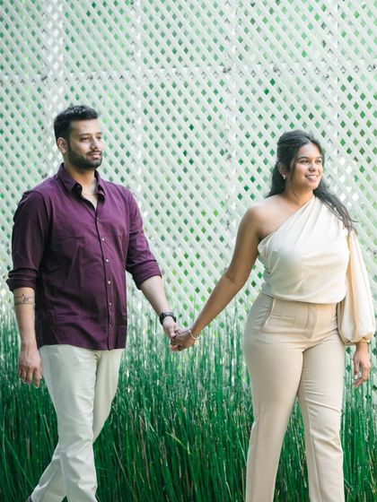 Capturing pure, uninhibited joy. These candid shots in a park setting show how I encourage couples to have fun and be themselves, resulting in genuine and happy memories.