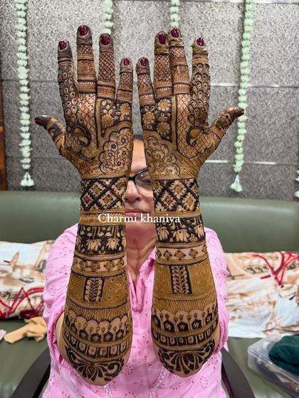 Elegant Back of Hand Designs photo 21