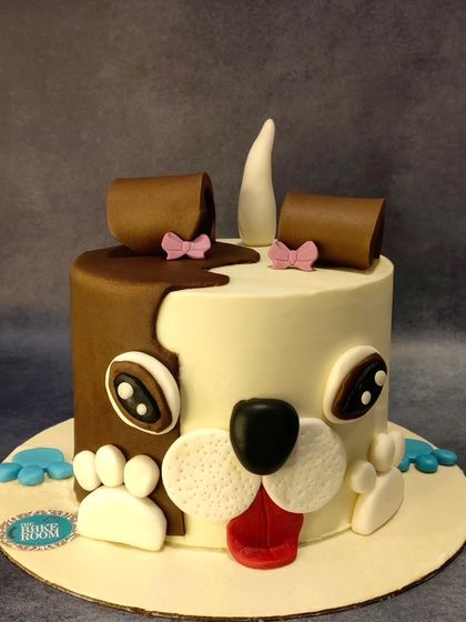 Chic & Themed Cakes for Adults photo 20
