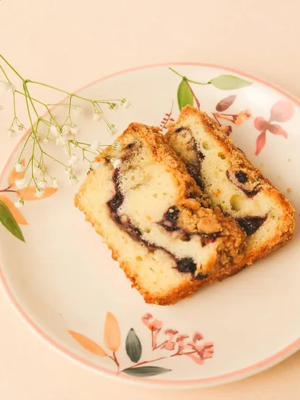 Sweet, tangy, and bursting with blueberry goodness, this blueberry crumble tea cake is the perfect slice of summer in every bite.