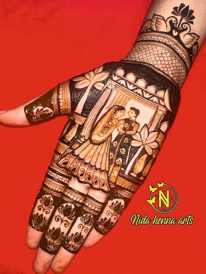 A slightly different angle of the Karva Chauth couple design, showing the swan motifs on the wristband. Every element is thoughtfully placed to create a cohesive story.
