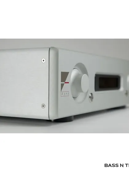 The solid, milled aluminum chassis of the Ayre AX-5 is not just for looks; it provides a rigid, non-resonant foundation for the sensitive electronics within, contributing to its incredibly clean and detailed sound.