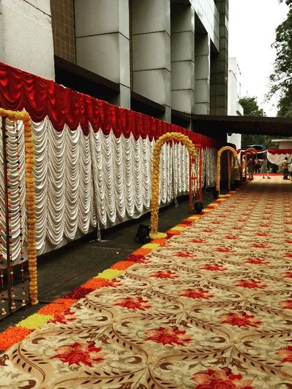 Dramatic Entrances & Key Moments photo 10