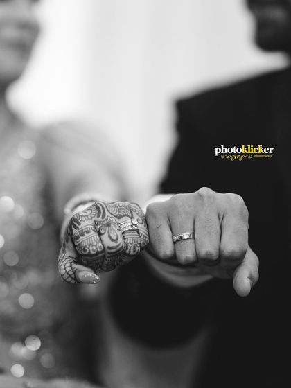 Photoklicker - Pre-Wedding & Couple Photoshoots Elegant Engagements & Formal Portraits photo 13