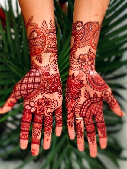 Rivaaz by Komal - Event & Festival Henna Unique Styles: Colored Henna & Alta photo 3