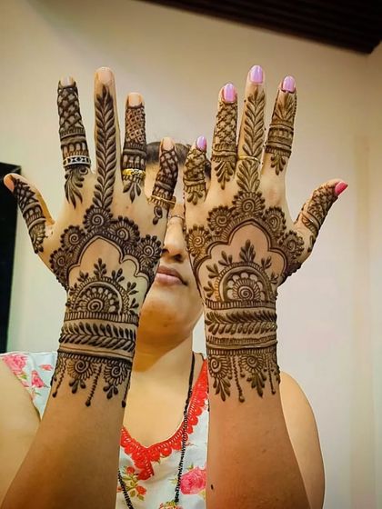 Elegant Back-of-Hand Designs photo 15