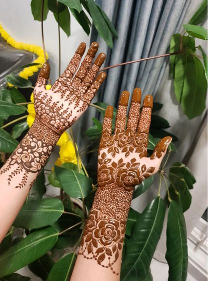A final look at this lovely and fresh floral henna.