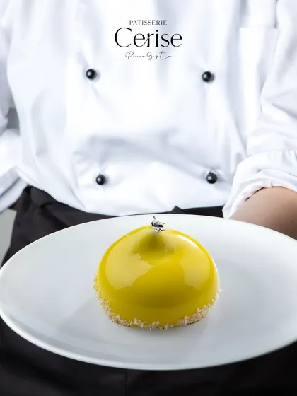 Here is my Mango Mambo mini entremet, crafted with the sweetness of ripe seasonal mangoes. Holding it reminds me that every single creation, big or small, is a personal piece of my craft that I get to share with you.